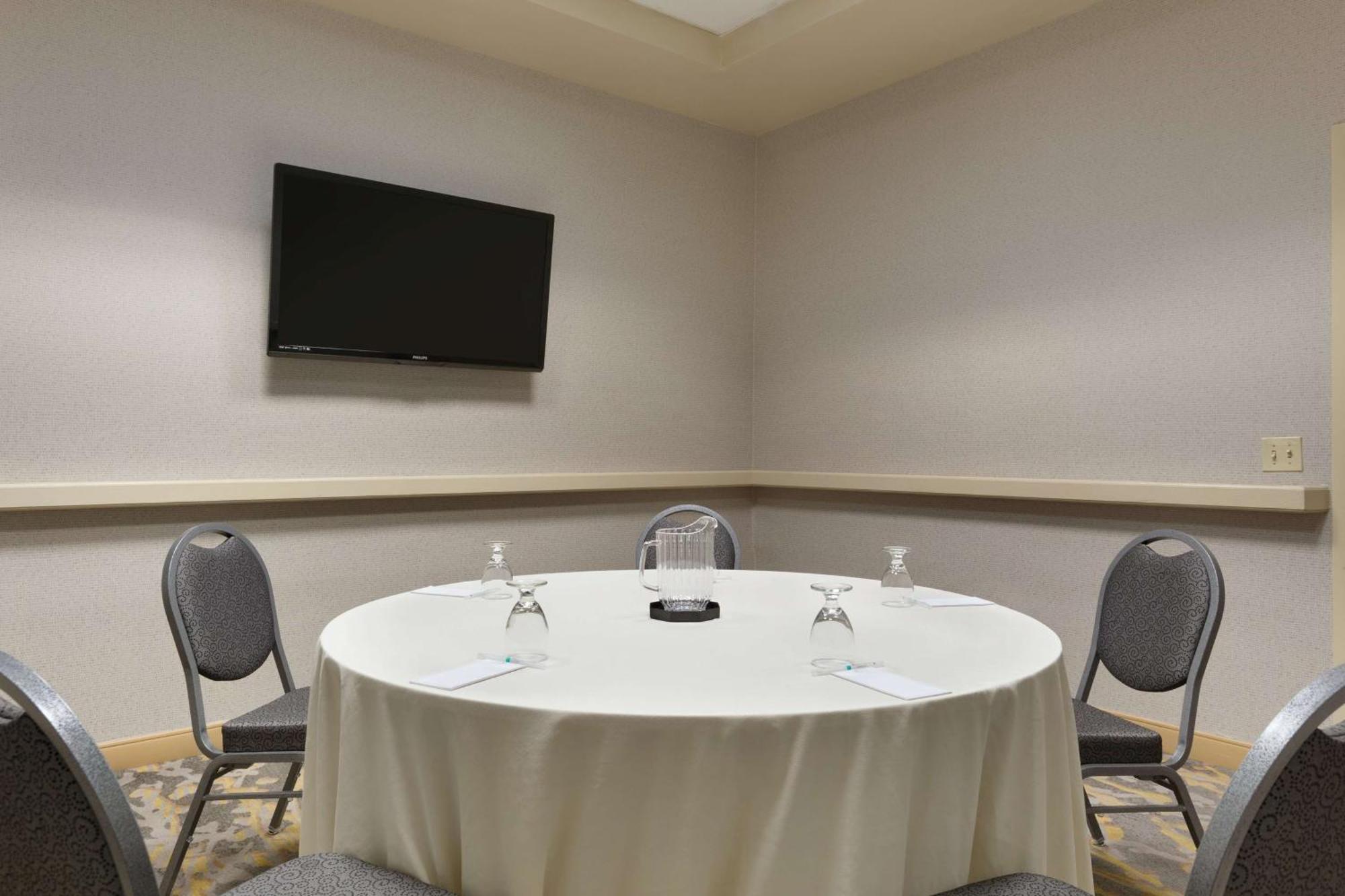 Embassy Suites Newark - Wilmington/South Exteriör bild