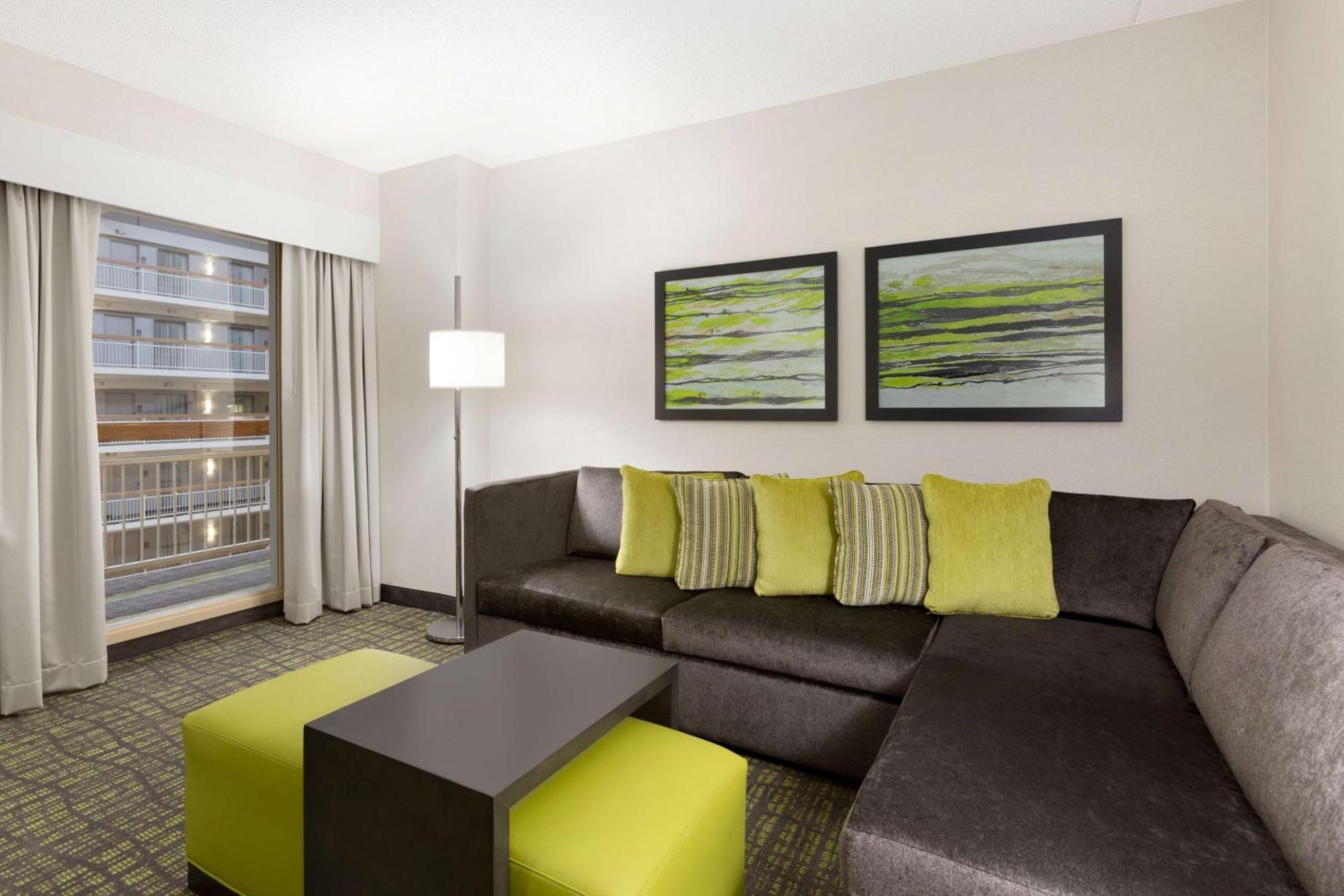 Embassy Suites Newark - Wilmington/South Exteriör bild